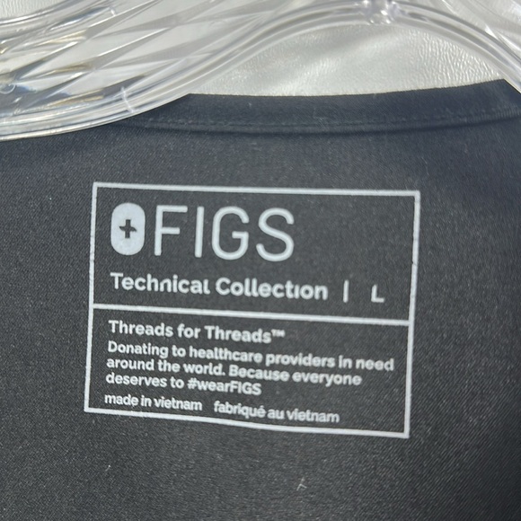 Figs Women’s Casma Black scrub top size large - Picture 4 of 8